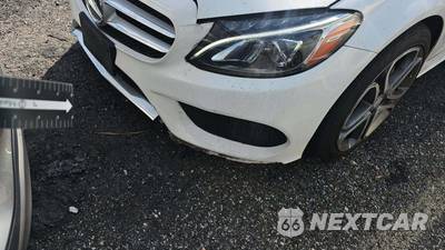 2016 Mercedes-Benz C 300 4MATIC w/Sport Pkg - zdjęcie 33 z 45 - miniatura