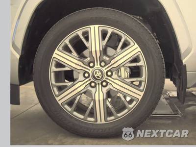 2026 Toyota Sequoia Capstone - zdjęcie 9 z 30 - miniatura