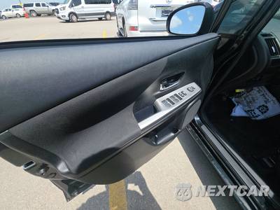 2017 Toyota Prius v Two - zdjęcie 9 z 35 - miniatura