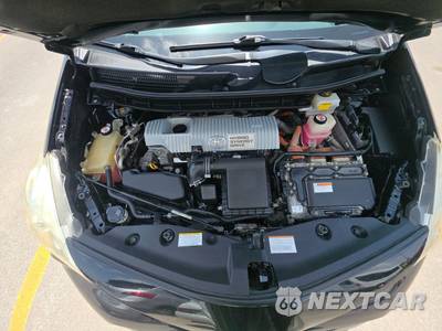 2017 Toyota Prius v Two - zdjęcie 15 z 35 - miniatura