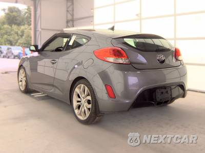 2013 Hyundai Veloster w/Black Interior - zdjęcie 6 z 32 - miniatura