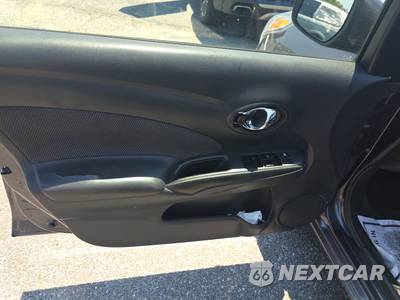 2015 Nissan Versa SV - zdjęcie 9 z 38 - miniatura