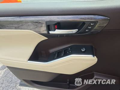 2020 Toyota Highlander Platinum - zdjęcie 9 z 20 - miniatura