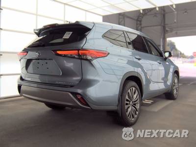 2020 Toyota Highlander Platinum - zdjęcie 4 z 20 - miniatura