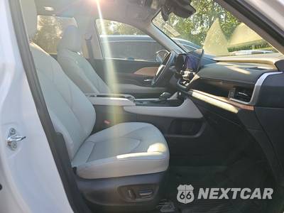 2025 Toyota Grand Highlander Limited - zdjęcie 8 z 22 - miniatura
