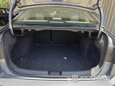 2025 Volkswagen Jetta SE - zdjęcie 18 z 31 - miniatura