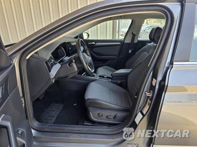2025 Volkswagen Jetta SE - zdjęcie 8 z 31 - miniatura