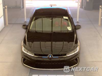 2026 Volkswagen Jetta SE - zdjęcie 2 z 29 - miniatura