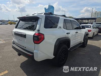 2025 Toyota 4Runner TRD Off-Road Premium - zdjęcie 4 z 27 - miniatura