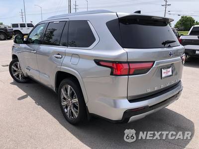 2023 Toyota Sequoia Capstone - zdjęcie 5 z 31 - miniatura