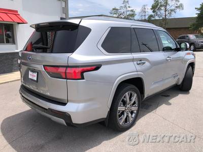 2023 Toyota Sequoia Capstone - zdjęcie 7 z 31 - miniatura