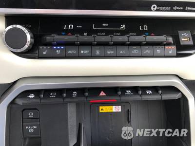 2023 Toyota Sequoia Capstone - zdjęcie 20 z 31 - miniatura