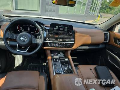 2023 Nissan Pathfinder Platinum - zdjęcie 12 z 26 - miniatura