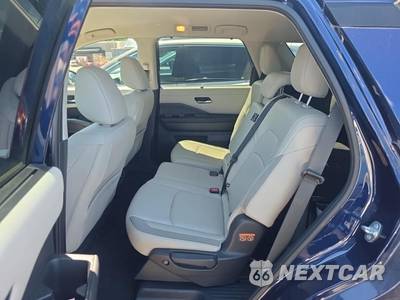 2023 Nissan Pathfinder SL - zdjęcie 14 z 29 - miniatura