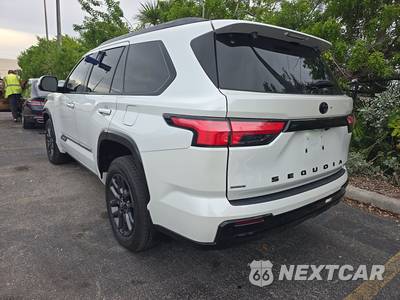 2026 Toyota Sequoia Platinum - zdjęcie 6 z 21 - miniatura