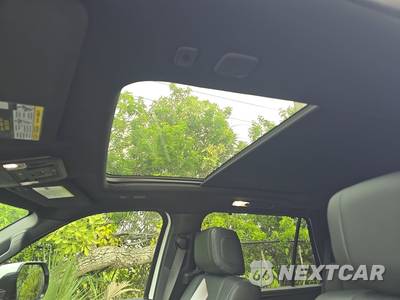 2026 Toyota Sequoia Platinum - zdjęcie 15 z 21 - miniatura