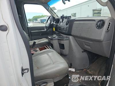 2014 Ford Super Duty E-350 Cutaway - zdjęcie 8 z 28 - miniatura
