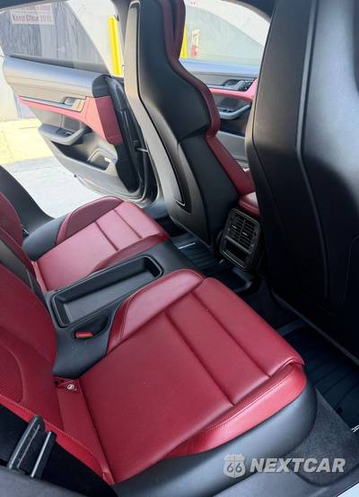 2020 Porsche Taycan 4S - zdjęcie 31 z 52 - miniatura