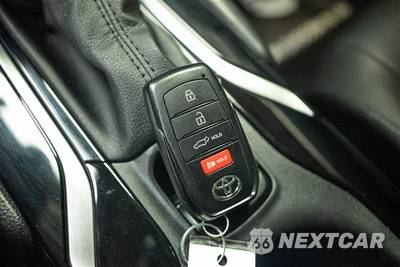2022 Toyota Corolla Cross XLE - zdjęcie 24 z 31 - miniatura