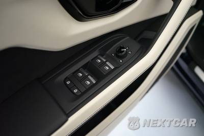 2025 Lamborghini Urus SE - zdjęcie 28 z 37 - miniatura