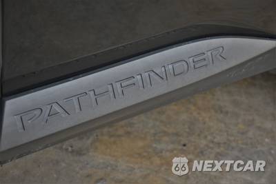 2024 Nissan Pathfinder SL - zdjęcie 8 z 20 - miniatura