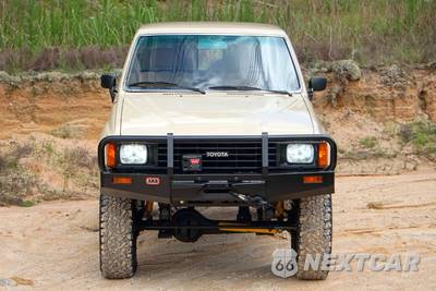 1984 Toyota Pickup Deluxe - zdjęcie 29 z 36 - miniatura