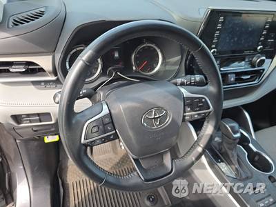 2022 Toyota Highlander LE - zdjęcie 10 z 38 - miniatura