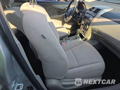2011 Toyota Corolla LE - zdjęcie 8 z 33 - miniatura