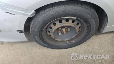 2011 Toyota Corolla LE - zdjęcie 23 z 33 - miniatura