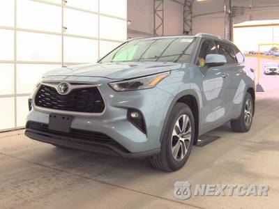 2022 Toyota Highlander XLE - zdjęcie 1 z 32 - miniatura