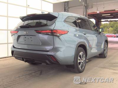 2022 Toyota Highlander XLE - zdjęcie 4 z 32 - miniatura