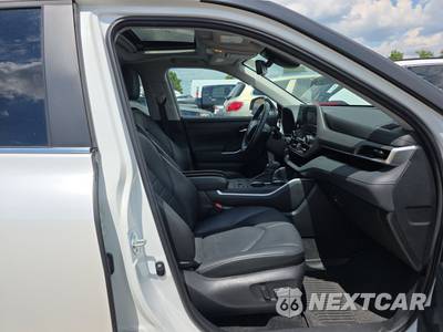 2023 Toyota Highlander Hybrid XLE - zdjęcie 8 z 30 - miniatura