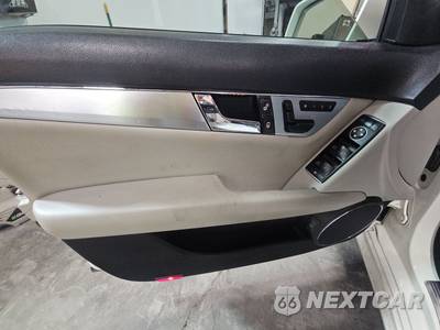 2011 Mercedes-Benz C 300 - zdjęcie 9 z 36 - miniatura