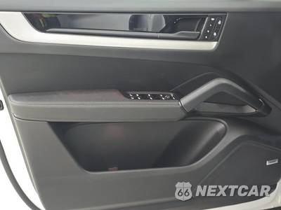 2024 Porsche Cayenne E-Hybrid - zdjęcie 9 z 30 - miniatura