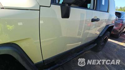 2008 Toyota FJ Cruiser w/Rear Doors - zdjęcie 8 z 26 - miniatura