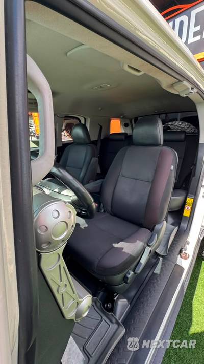 2010 Toyota FJ Cruiser w/Rear Doors - zdjęcie 22 z 29 - miniatura