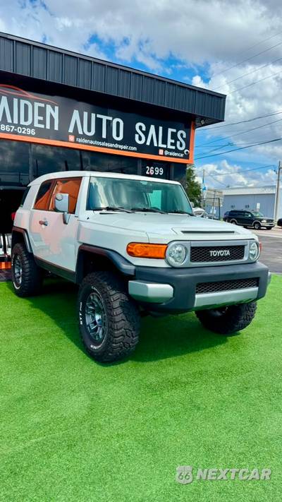 2010 Toyota FJ Cruiser w/Rear Doors