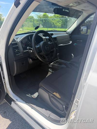 2012 Jeep Liberty Sport - zdjęcie 9 z 12 - miniatura