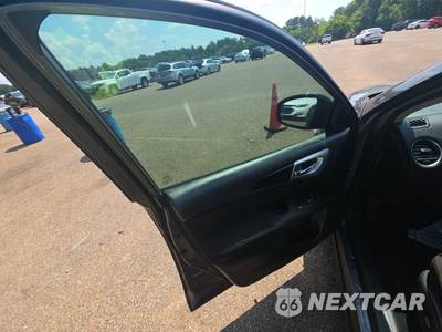 2016 Nissan Pathfinder SV - zdjęcie 9 z 46 - miniatura