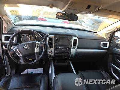2017 Nissan TITAN XD PRO-4X Crew Cab Medium Bed - zdjęcie 11 z 34 - miniatura