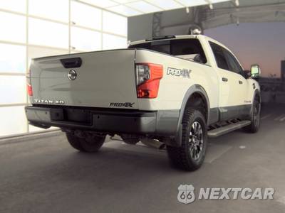 2017 Nissan TITAN XD PRO-4X Crew Cab Medium Bed - zdjęcie 4 z 34 - miniatura