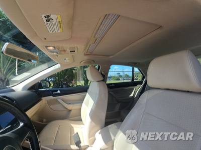 2010 Volkswagen Jetta Sedan SE - zdjęcie 17 z 33 - miniatura