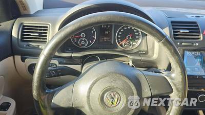 2010 Volkswagen Jetta Sedan SE - zdjęcie 23 z 33 - miniatura
