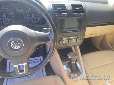 2010 Volkswagen Jetta Sedan SE - zdjęcie 11 z 33 - miniatura
