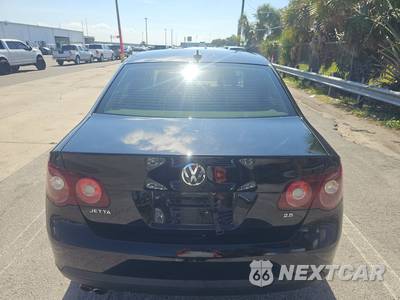 2010 Volkswagen Jetta Sedan SE - zdjęcie 5 z 33 - miniatura