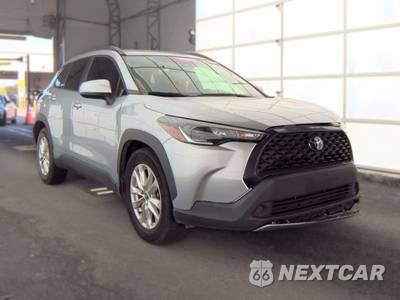 2022 Toyota Corolla Cross LE - zdjęcie 3 z 37 - miniatura