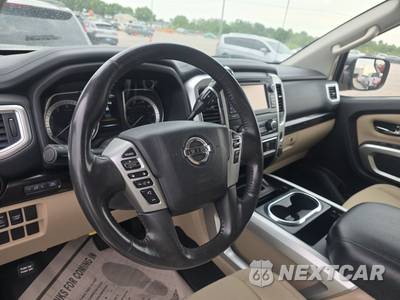 2017 Nissan TITAN SV Crew Cab Short Bed - zdjęcie 11 z 17 - miniatura