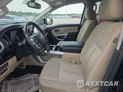 2017 Nissan TITAN SV Crew Cab Short Bed - zdjęcie 7 z 17 - miniatura