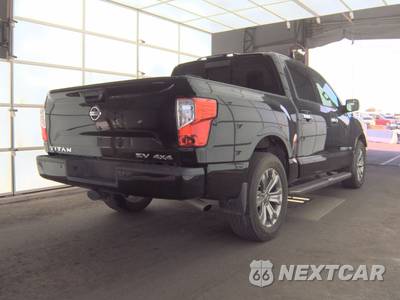2018 Nissan TITAN SV Crew Cab Short Bed - zdjęcie 4 z 45 - miniatura