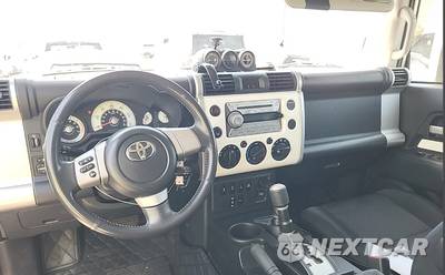 2010 Toyota FJ Cruiser w/Rear Doors - zdjęcie 8 z 13 - miniatura